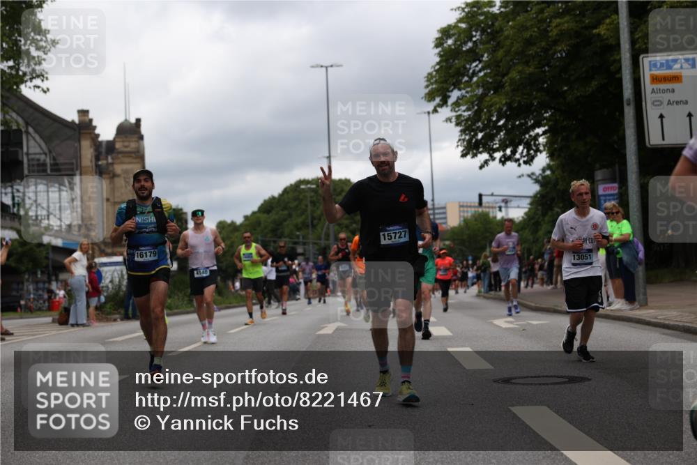 29.06.2025 - hella hamburg halbmarathon Yannick Fuchs http://msf.ph/oto/8221467 29.06.2025 10:46:07 20KM 2287, 2396, 2397, 2595, 4140, 4814, 5008, 5032, 5093, 5102, 5399, 5482, 6286, 6390, 6657, 7130, 7409, 7724, 7732, 8139, 8371, 8661, 8710, 8977, 9082, 9093, 9876, 10115, 11551, 12367, 12580, 13015, 13047, 13051, 13327, 13792, 14122, 14300, 14561, 15356, 15427, 15727, 15829, 15831, 16003, 16179, 16357, 16591, 17997, 18475, 18801, 18869, 18982 meine-sportfotos.de