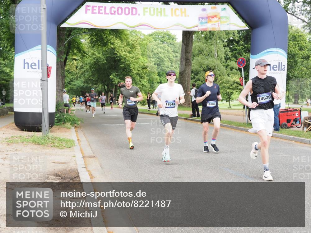 29.06.2025 - hella hamburg halbmarathon MichiJ http://msf.ph/oto/8221487 29.06.2025 10:24:26 Zwischen KM18-KM19 1562, 1889, 4944, 5554, 12751, 13252, 14629, 14841, 17022, 17306, 18183, 18220 meine-sportfotos.de