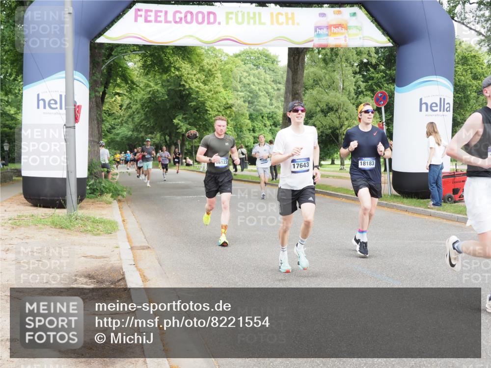 29.06.2025 - hella hamburg halbmarathon MichiJ http://msf.ph/oto/8221554 29.06.2025 10:24:27 Zwischen KM18-KM19 1889, 4944, 5554, 12751, 13252, 14629, 14841, 16123, 17022, 17306, 17643, 18183 meine-sportfotos.de
