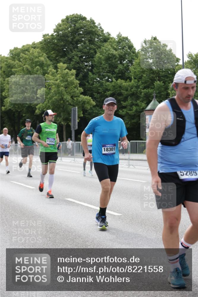 29.06.2025 - hella hamburg halbmarathon Jannik Wohlers http://msf.ph/oto/8221558 29.06.2025 10:27:21 Lombardsbrücke 2080, 3389, 5177, 6214, 7764, 7978, 8085, 9688, 10158, 10412, 10413, 12823, 13043, 13860, 14206, 15607, 16569, 16804, 16838, 17427, 17791, 18012, 18301, 18626 meine-sportfotos.de