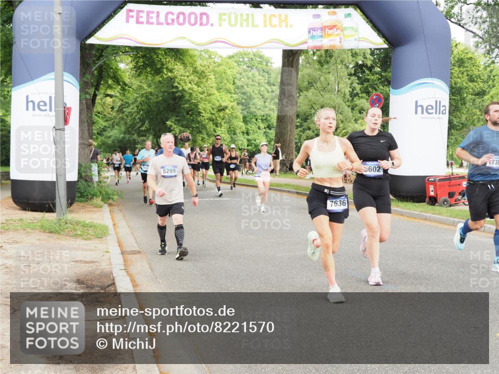 29.06.2025 - hella hamburg halbmarathon MichiJ http://msf.ph/oto/8221570 29.06.2025 10:48:48 Zwischen KM18-KM19 1726, 1823, 2582, 5299, 5305, 6602, 7636, 7658, 8730, 16128, 17383, 19242 meine-sportfotos.de