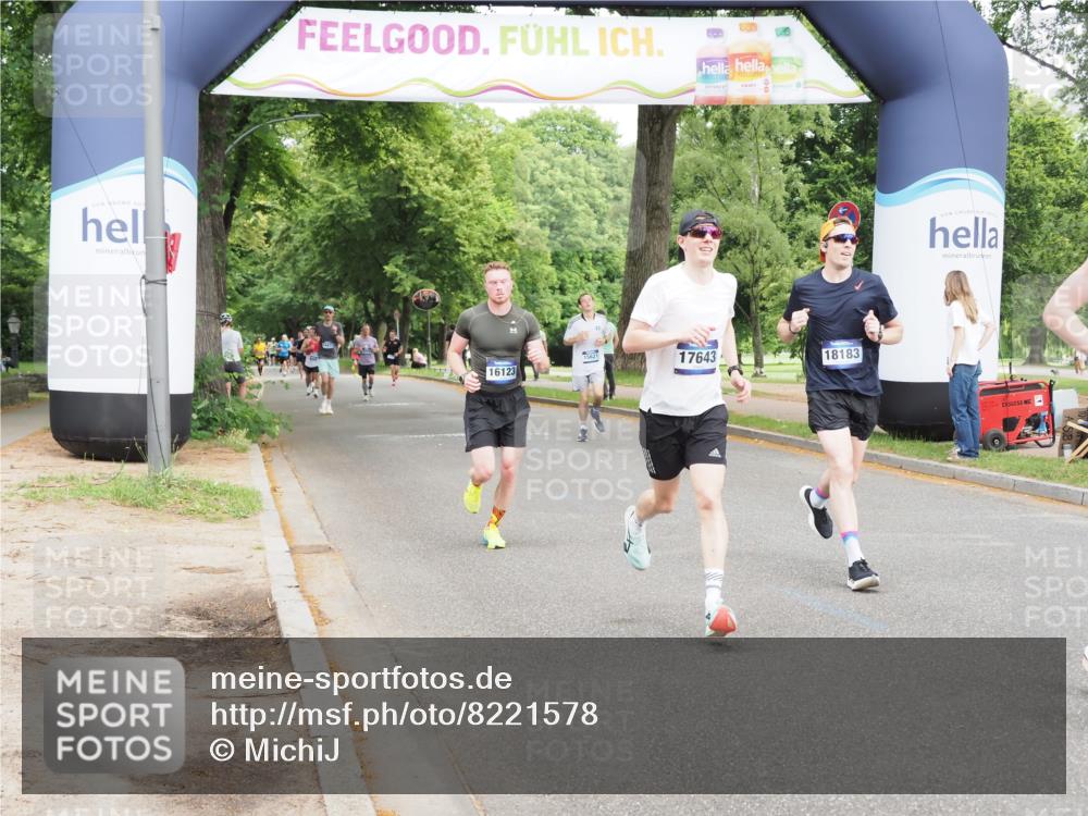 29.06.2025 - hella hamburg halbmarathon MichiJ http://msf.ph/oto/8221578 29.06.2025 10:24:27 Zwischen KM18-KM19 1889, 4944, 5554, 12751, 13252, 14629, 14841, 16123, 17022, 17306, 17643, 18183 meine-sportfotos.de