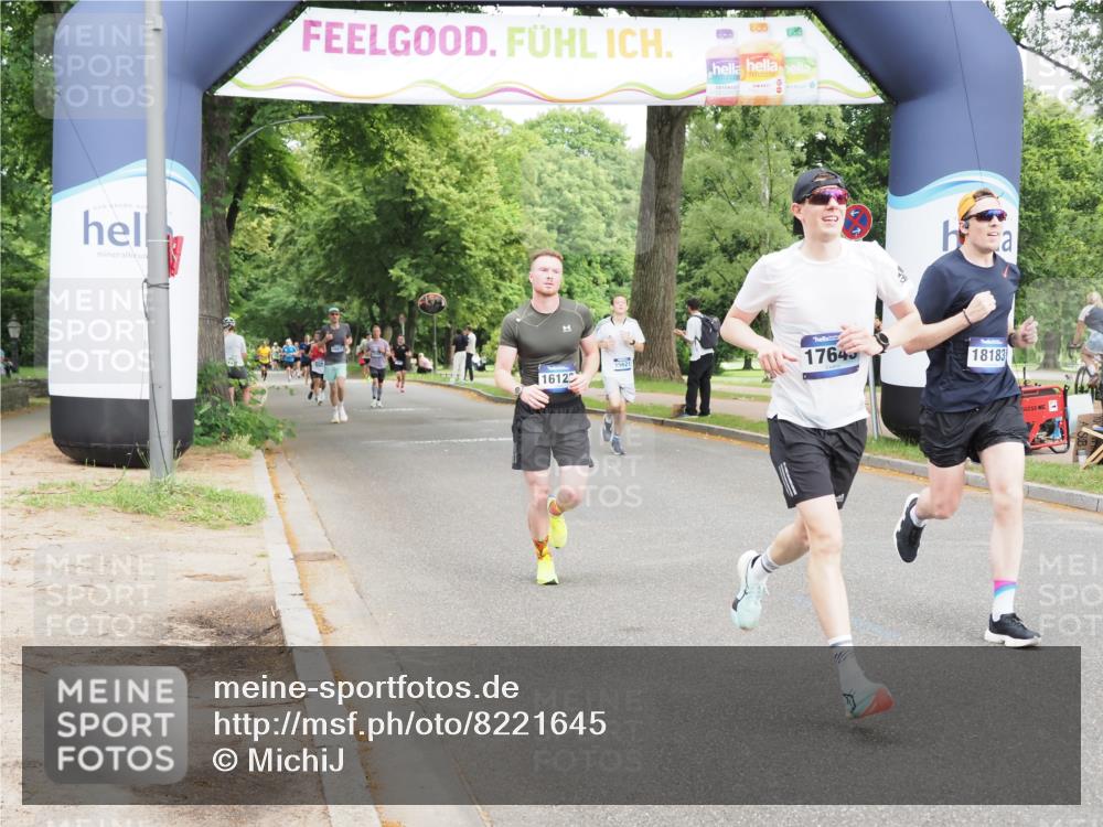 29.06.2025 - hella hamburg halbmarathon MichiJ http://msf.ph/oto/8221645 29.06.2025 10:24:27 Zwischen KM18-KM19 1889, 4944, 5554, 12751, 13252, 14629, 14841, 16123, 17022, 17306, 17643, 18183 meine-sportfotos.de