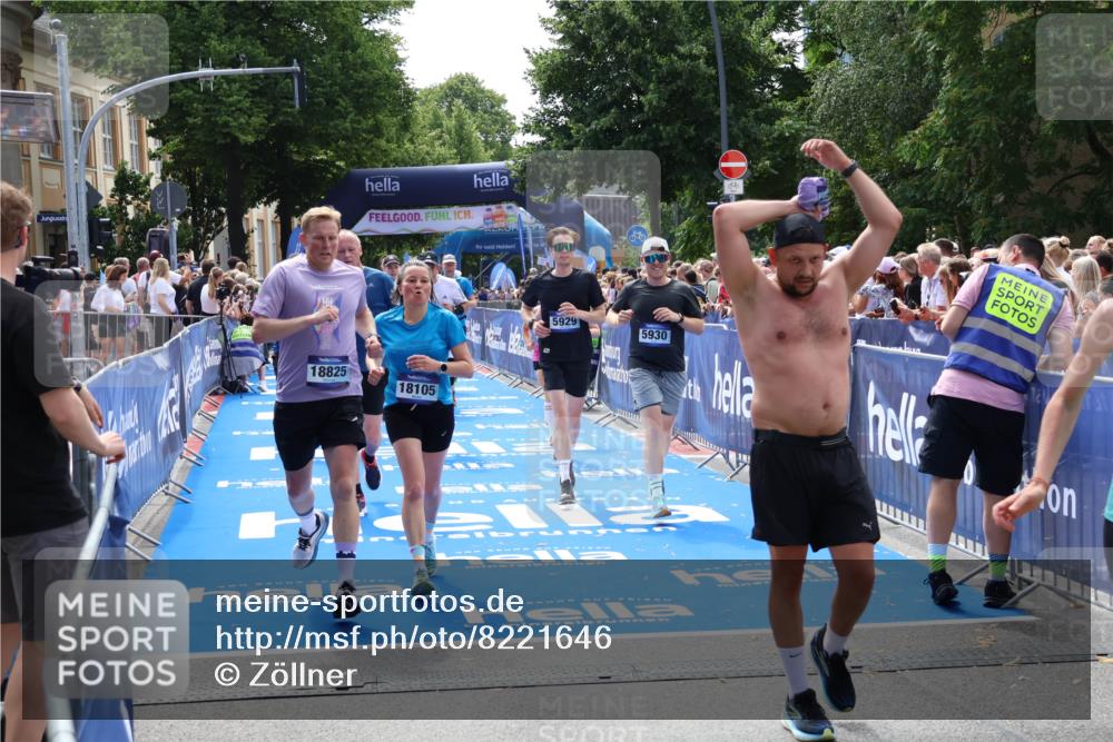 29.06.2025 - hella hamburg halbmarathon Zöllner http://msf.ph/oto/8221646 29.06.2025 11:26:47 Ziel 1458, 1477, 4829, 5929, 5930, 6663, 7529, 7772, 11668, 11999, 12041, 13934, 14499, 14726, 17414, 17416, 17529, 18105, 18825, 18865, 18949 meine-sportfotos.de