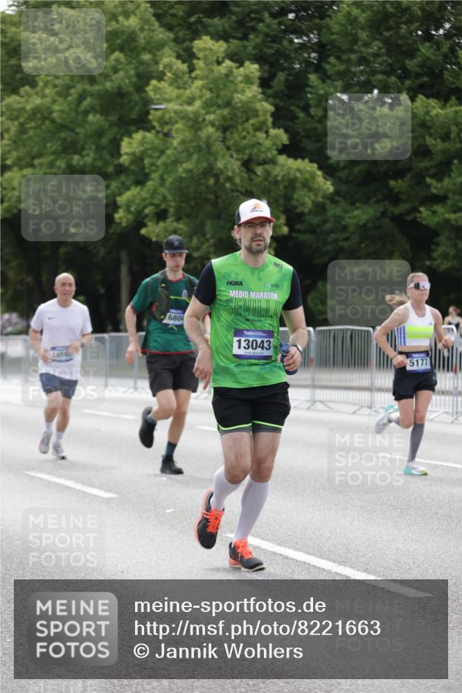 29.06.2025 - hella hamburg halbmarathon Jannik Wohlers http://msf.ph/oto/8221663 29.06.2025 10:27:22 Lombardsbrücke 1148, 2080, 3389, 5177, 6214, 7764, 7978, 8085, 9688, 10412, 10413, 12823, 13043, 13860, 14206, 15607, 16569, 16804, 16838, 17427, 18012, 18301, 18626 meine-sportfotos.de