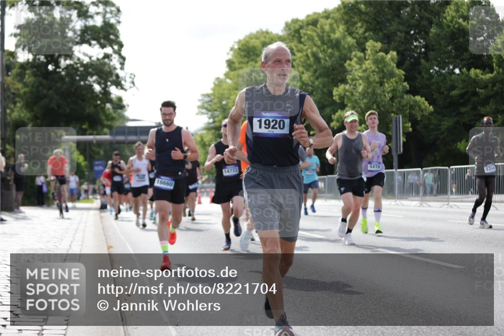 29.06.2025 - hella hamburg halbmarathon Jannik Wohlers http://msf.ph/oto/8221704 29.06.2025 09:51:04 Lombardsbrücke 1136, 1520, 1570, 1912, 1920, 1941, 2880, 2972, 3523, 3700, 4297, 4634, 4759, 4843, 4999, 5375, 5410, 7105, 7363, 7378, 7693, 7962, 8871, 9364, 9885, 10480, 11049, 11417, 11959, 13196, 13479, 14201, 14210, 14447, 14722, 14816, 15383, 15424, 15542, 15857, 15862, 16281, 16656, 16660, 16761, 17492, 17724, 17834, 18013, 18539, 18868, 18970 meine-sportfotos.de