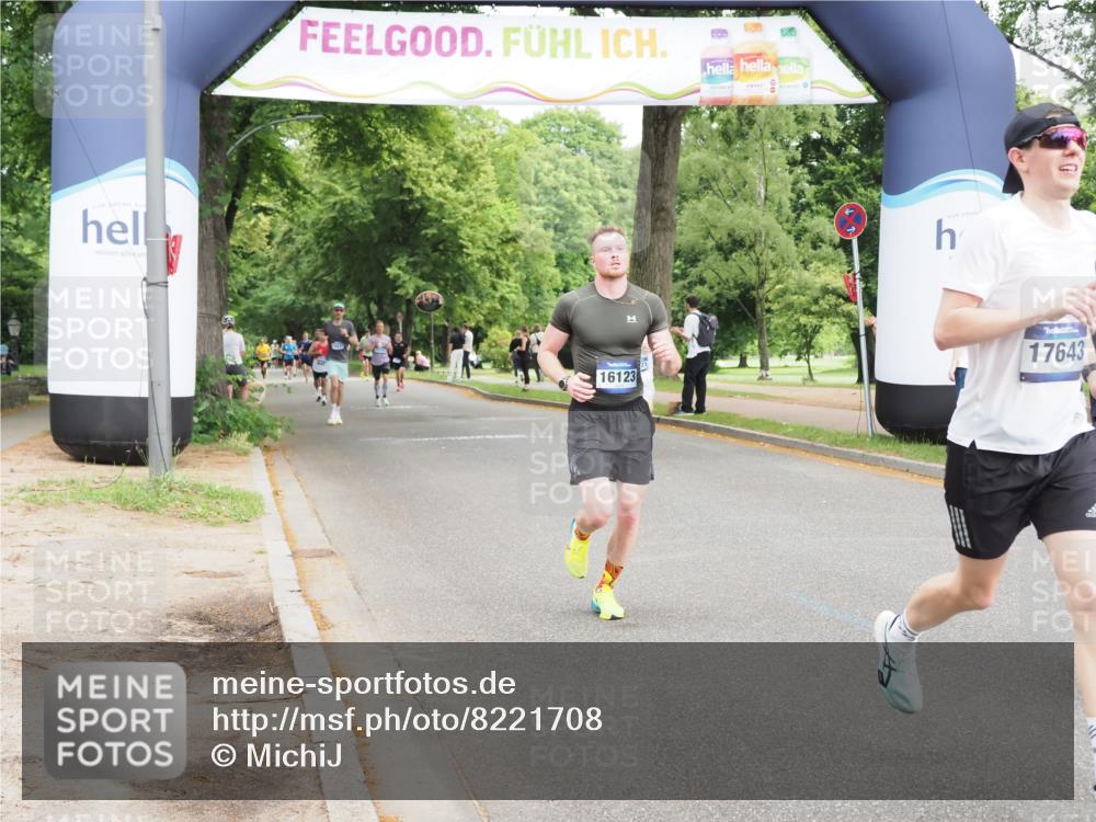 29.06.2025 - hella hamburg halbmarathon MichiJ http://msf.ph/oto/8221708 29.06.2025 10:24:28 Zwischen KM18-KM19 1889, 4944, 12751, 13252, 14629, 14841, 15621, 16123, 17022, 17306, 17643, 18183 meine-sportfotos.de