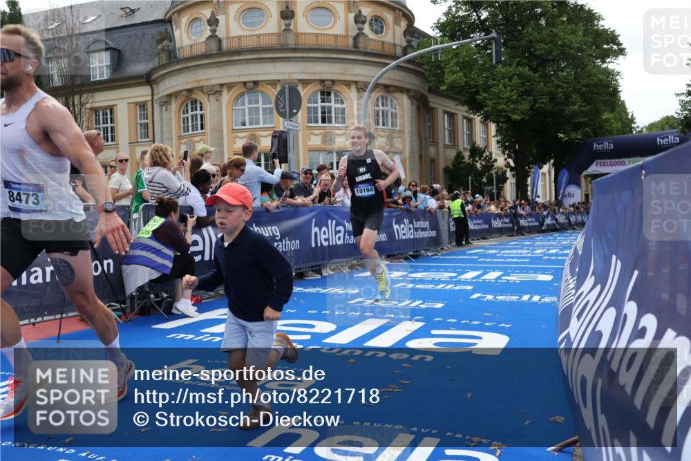 29.06.2025 - hella hamburg halbmarathon Strokosch-Dieckow http://msf.ph/oto/8221718 29.06.2025 10:29:12 Ziel 3043, 8473, 10171, 12287, 12337, 14164, 14395, 16157, 19194 meine-sportfotos.de
