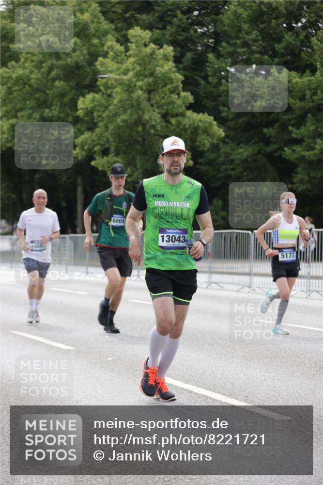 29.06.2025 - hella hamburg halbmarathon Jannik Wohlers http://msf.ph/oto/8221721 29.06.2025 10:27:22 Lombardsbrücke 1148, 2080, 3389, 5177, 6214, 7764, 7978, 8085, 9688, 10412, 10413, 12823, 13043, 13860, 14206, 15607, 16569, 16804, 16838, 17427, 18012, 18301, 18626 meine-sportfotos.de