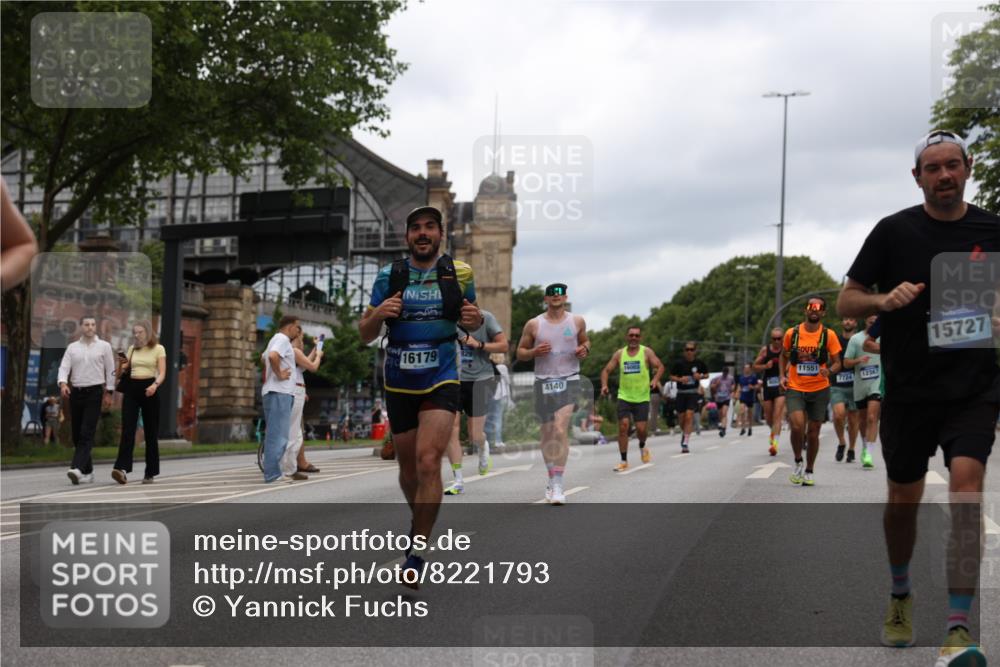 29.06.2025 - hella hamburg halbmarathon Yannick Fuchs http://msf.ph/oto/8221793 29.06.2025 10:46:07 20KM 2287, 2396, 2397, 2595, 4140, 4814, 5008, 5032, 5093, 5102, 5399, 5482, 6286, 6390, 6657, 7130, 7409, 7724, 7732, 8139, 8371, 8661, 8710, 8977, 9082, 9093, 9876, 10115, 11551, 12367, 12580, 13015, 13047, 13051, 13327, 13792, 14122, 14300, 14561, 15356, 15427, 15727, 15829, 15831, 16003, 16179, 16357, 16591, 17997, 18475, 18801, 18869, 18982 meine-sportfotos.de
