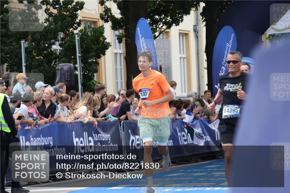 29.06.2025 - hella hamburg halbmarathon Strokosch-Dieckow http://msf.ph/oto/8221830 29.06.2025 10:29:17 Ziel 2075, 8975, 9571, 12287, 12337, 13838, 14164, 14395, 15880, 18737, 19203 meine-sportfotos.de