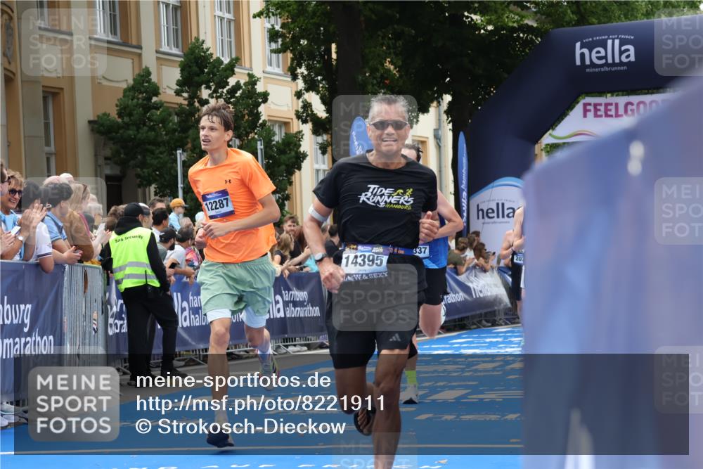 29.06.2025 - hella hamburg halbmarathon Strokosch-Dieckow http://msf.ph/oto/8221911 29.06.2025 10:29:19 Ziel 2075, 8975, 9571, 10156, 12234, 12287, 12337, 13838, 14164, 14395, 15880, 16118, 18737, 19203 meine-sportfotos.de