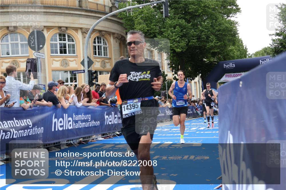 29.06.2025 - hella hamburg halbmarathon Strokosch-Dieckow http://msf.ph/oto/8222008 29.06.2025 10:29:20 Ziel 2075, 8975, 9571, 10156, 12234, 12287, 12337, 13838, 14164, 14395, 15880, 16118, 18737, 19203 meine-sportfotos.de