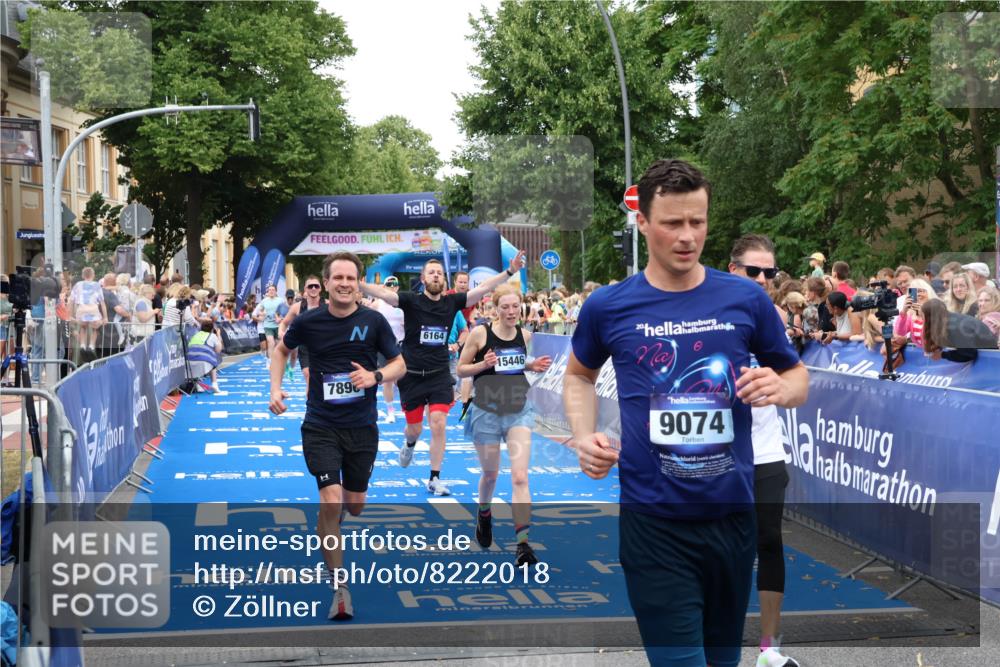 29.06.2025 - hella hamburg halbmarathon Zöllner http://msf.ph/oto/8222018 29.06.2025 10:52:25 Ziel 4140, 4419, 4587, 6164, 7896, 9876, 13015, 13211, 13707, 15144, 15446, 17773, 17997 meine-sportfotos.de