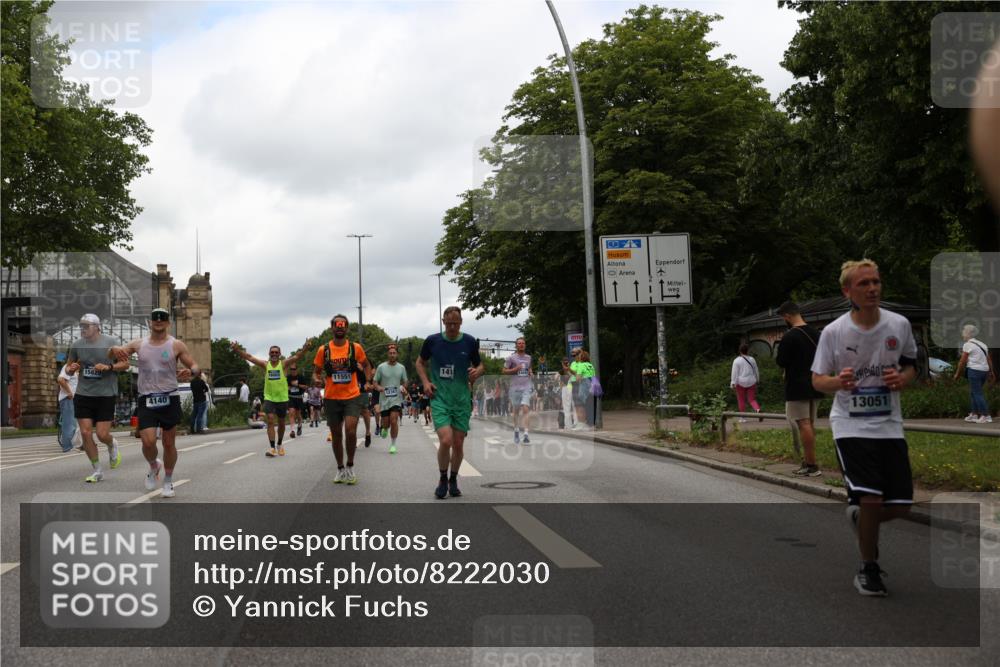 29.06.2025 - hella hamburg halbmarathon Yannick Fuchs http://msf.ph/oto/8222030 29.06.2025 10:46:09 20KM 2287, 2397, 2595, 4140, 4837, 5008, 5032, 5093, 5399, 5482, 6286, 6390, 7130, 7312, 7409, 7724, 7732, 8139, 8371, 8661, 8977, 9082, 9093, 9876, 10115, 11551, 12367, 12580, 13015, 13047, 13051, 13327, 14122, 14300, 14561, 15275, 15356, 15427, 15506, 15727, 15829, 15831, 16003, 16179, 16357, 16591, 17997, 18475, 18801, 18982 meine-sportfotos.de