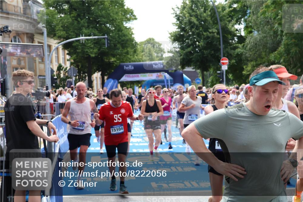 29.06.2025 - hella hamburg halbmarathon Zöllner http://msf.ph/oto/8222056 29.06.2025 11:26:58 Ziel 1011, 1294, 3003, 3529, 3591, 3592, 5122, 6598, 6640, 11092, 12043, 14053, 15104, 16381, 16457, 16662, 16735, 18278, 18610, 19124, 19125 meine-sportfotos.de