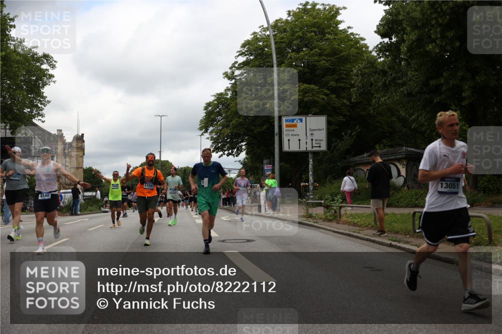 29.06.2025 - hella hamburg halbmarathon Yannick Fuchs http://msf.ph/oto/8222112 29.06.2025 10:46:09 20KM 2287, 2397, 2595, 4140, 4837, 5008, 5032, 5093, 5399, 5482, 6286, 6390, 7130, 7312, 7409, 7724, 7732, 8139, 8371, 8661, 8977, 9082, 9093, 9876, 10115, 11551, 12367, 12580, 13015, 13047, 13051, 13327, 14122, 14300, 14561, 15275, 15356, 15427, 15506, 15727, 15829, 15831, 16003, 16179, 16357, 16591, 17997, 18475, 18801, 18982 meine-sportfotos.de