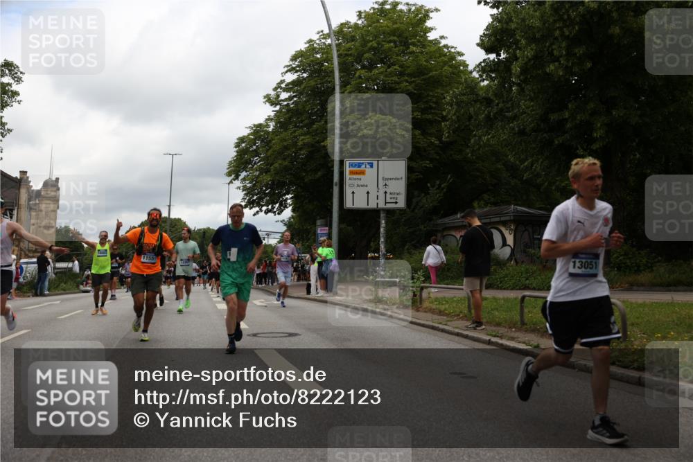 29.06.2025 - hella hamburg halbmarathon Yannick Fuchs http://msf.ph/oto/8222123 29.06.2025 10:46:09 20KM 2287, 2397, 2595, 4140, 4837, 5008, 5032, 5093, 5399, 5482, 6286, 6390, 7130, 7312, 7409, 7724, 7732, 8139, 8371, 8661, 8977, 9082, 9093, 9876, 10115, 11551, 12367, 12580, 13015, 13047, 13051, 13327, 14122, 14300, 14561, 15275, 15356, 15427, 15506, 15727, 15829, 15831, 16003, 16179, 16357, 16591, 17997, 18475, 18801, 18982 meine-sportfotos.de