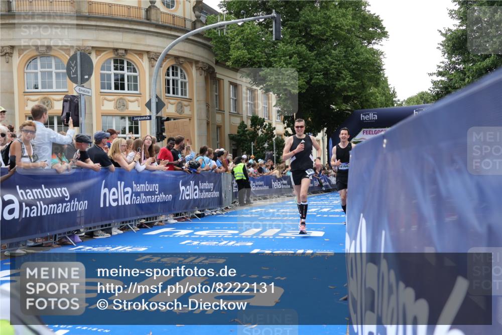 29.06.2025 - hella hamburg halbmarathon Strokosch-Dieckow http://msf.ph/oto/8222131 29.06.2025 10:29:21 Ziel 2075, 8975, 9571, 10156, 12234, 12287, 12337, 13838, 14164, 14395, 15880, 16118, 17197, 18737, 19203 meine-sportfotos.de