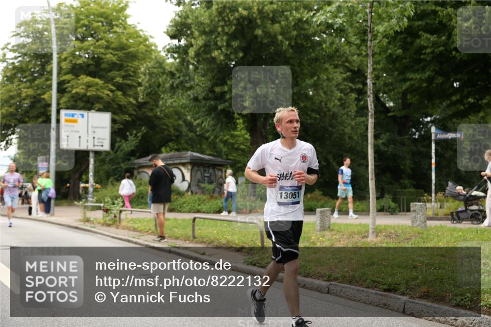 29.06.2025 - hella hamburg halbmarathon Yannick Fuchs http://msf.ph/oto/8222132 29.06.2025 10:46:09 20KM 2287, 2397, 2595, 4140, 4837, 5008, 5032, 5093, 5399, 5482, 6286, 6390, 7130, 7312, 7409, 7724, 7732, 8139, 8371, 8661, 8977, 9082, 9093, 9876, 10115, 11551, 12367, 12580, 13015, 13047, 13051, 13327, 14122, 14300, 14561, 15275, 15356, 15427, 15506, 15727, 15829, 15831, 16003, 16179, 16357, 16591, 17997, 18475, 18801, 18982 meine-sportfotos.de