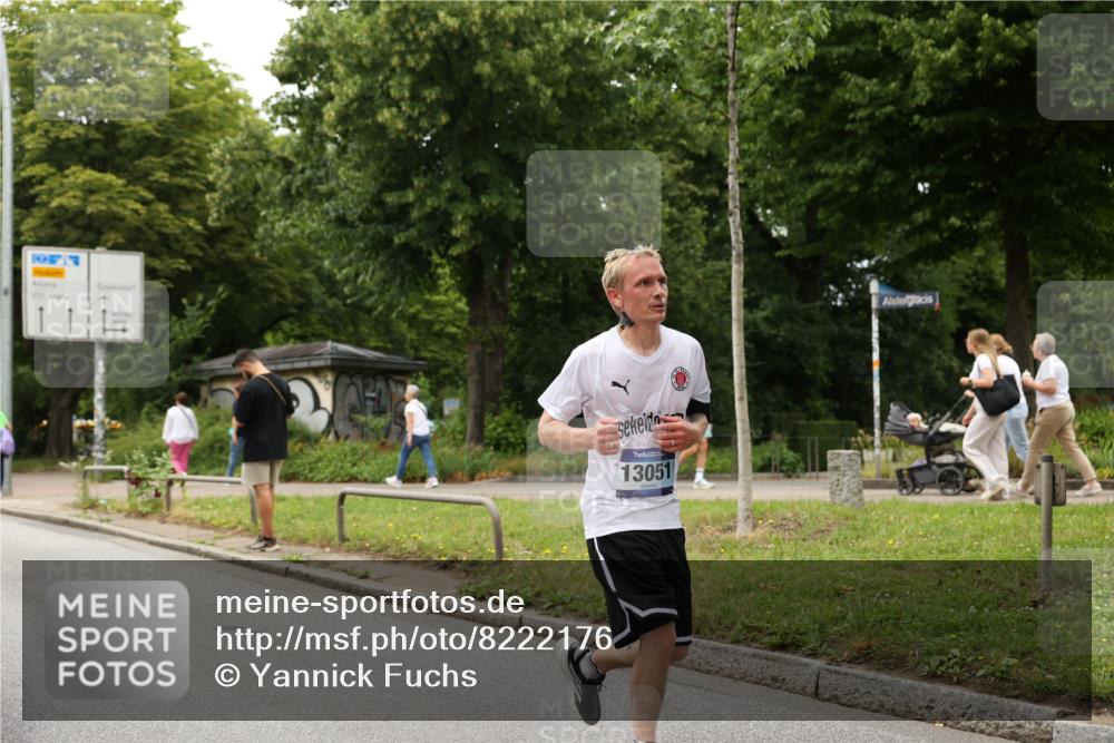 29.06.2025 - hella hamburg halbmarathon Yannick Fuchs http://msf.ph/oto/8222176 29.06.2025 10:46:10 20KM 2287, 2397, 2595, 4140, 4837, 5008, 5032, 5093, 5399, 5482, 6390, 7130, 7312, 7409, 7724, 7732, 8139, 8371, 8661, 8977, 9082, 9093, 9145, 9876, 10115, 11551, 12367, 12580, 13047, 13051, 13327, 14122, 14300, 14561, 15001, 15275, 15356, 15427, 15506, 15727, 15829, 15831, 16003, 16179, 16357, 16591, 17997, 18801, 18982 meine-sportfotos.de