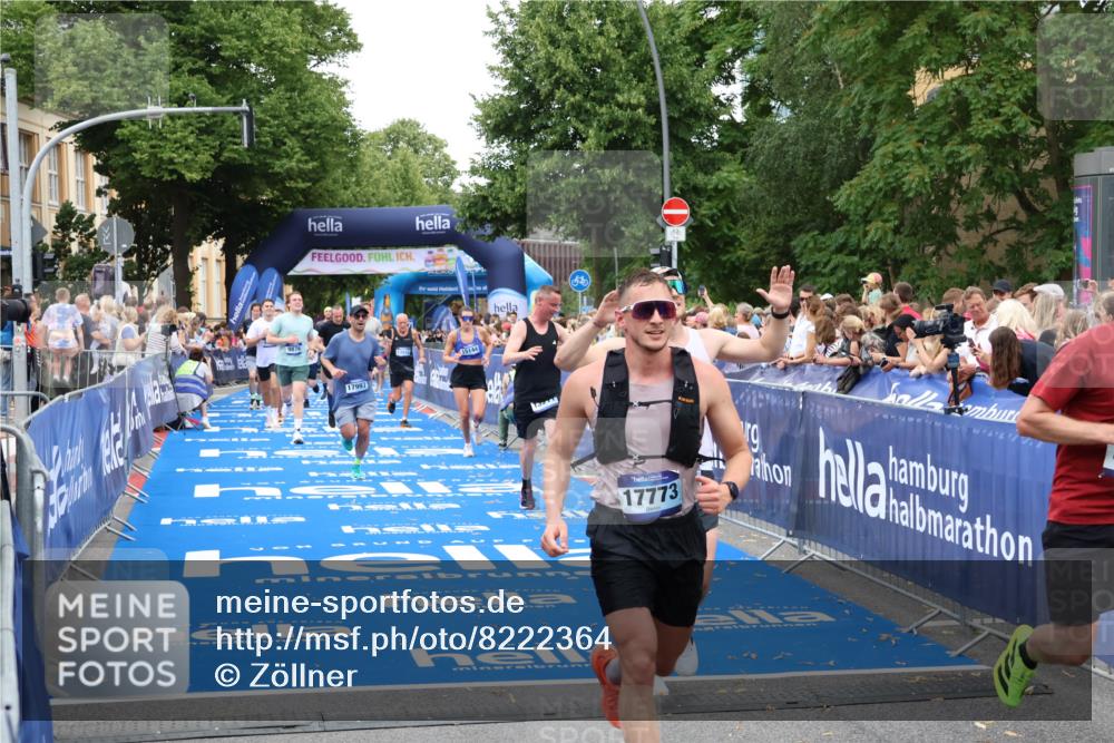29.06.2025 - hella hamburg halbmarathon Zöllner http://msf.ph/oto/8222364 29.06.2025 10:52:28 Ziel 3715, 4140, 4587, 7178, 8371, 8661, 9145, 9876, 11791, 13015, 13211, 13707, 14561, 15144, 17773, 17997 meine-sportfotos.de