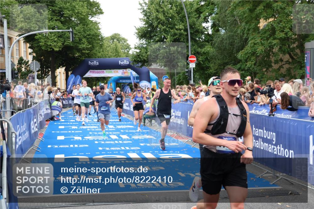 29.06.2025 - hella hamburg halbmarathon Zöllner http://msf.ph/oto/8222410 29.06.2025 10:52:29 Ziel 3715, 4140, 7178, 7232, 8371, 8661, 9145, 9876, 11791, 13015, 13211, 14561, 15144, 15980, 17997 meine-sportfotos.de