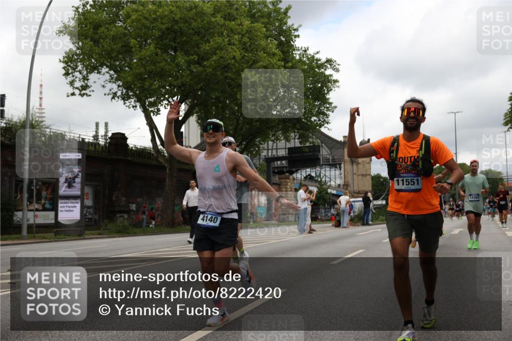 29.06.2025 - hella hamburg halbmarathon Yannick Fuchs http://msf.ph/oto/8222420 29.06.2025 10:46:11 20KM 2287, 2397, 2595, 4140, 4557, 4837, 5032, 5093, 5399, 5482, 6390, 7130, 7312, 7409, 7724, 7732, 8139, 8661, 8977, 9082, 9093, 9145, 9876, 10115, 11459, 11551, 12367, 12580, 13047, 13051, 13327, 14122, 14300, 14561, 15001, 15275, 15356, 15427, 15506, 15727, 15829, 15831, 16003, 16179, 16357, 16591, 17997, 18801, 18982 meine-sportfotos.de