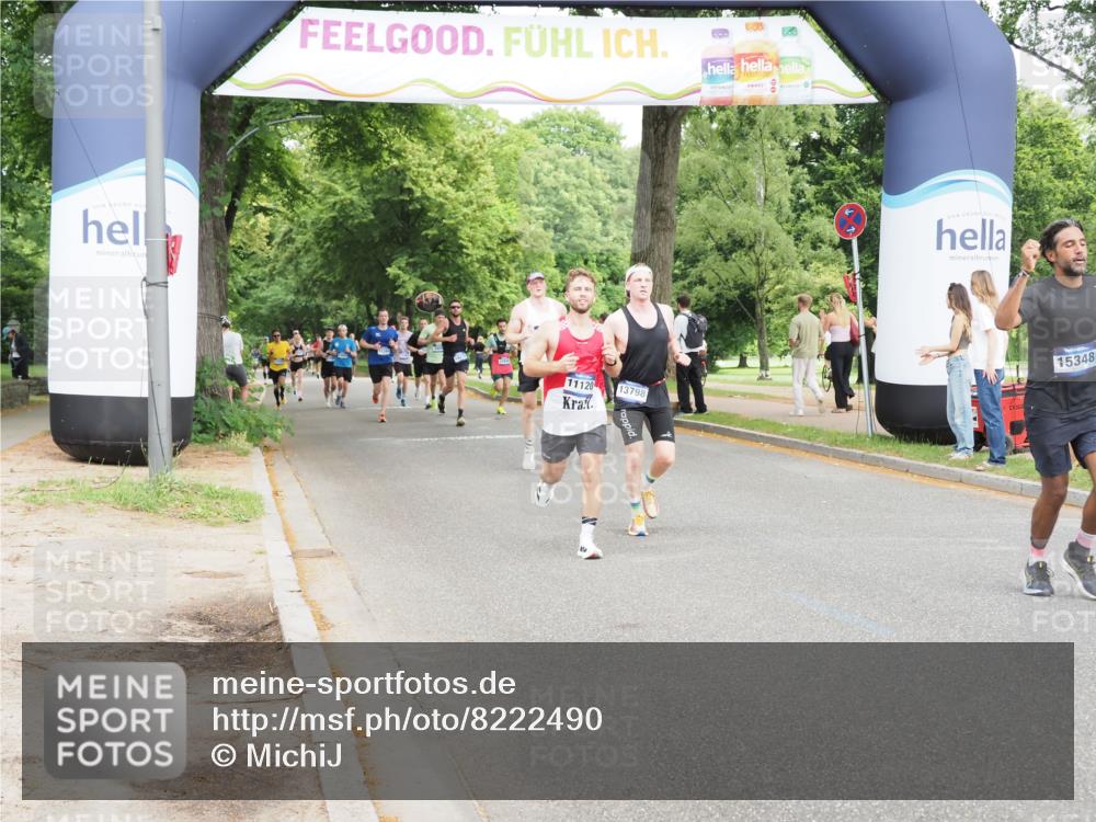 29.06.2025 - hella hamburg halbmarathon MichiJ http://msf.ph/oto/8222490 29.06.2025 10:24:37 Zwischen KM18-KM19 6704, 10477, 11120, 13798, 14622, 15348, 15931 meine-sportfotos.de