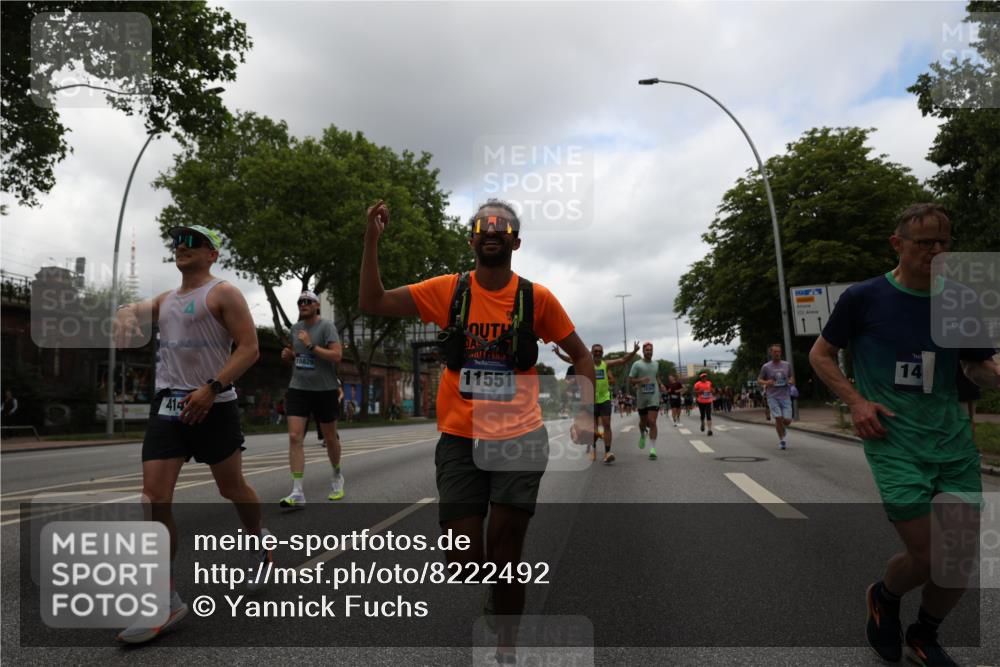 29.06.2025 - hella hamburg halbmarathon Yannick Fuchs http://msf.ph/oto/8222492 29.06.2025 10:46:11 20KM 2287, 2397, 2595, 4140, 4557, 4837, 5032, 5093, 5399, 5482, 6390, 7130, 7312, 7409, 7724, 7732, 8139, 8661, 8977, 9082, 9093, 9145, 9876, 10115, 11459, 11551, 12367, 12580, 13047, 13051, 13327, 14122, 14300, 14561, 15001, 15275, 15356, 15427, 15506, 15727, 15829, 15831, 16003, 16179, 16357, 16591, 17997, 18801, 18982 meine-sportfotos.de