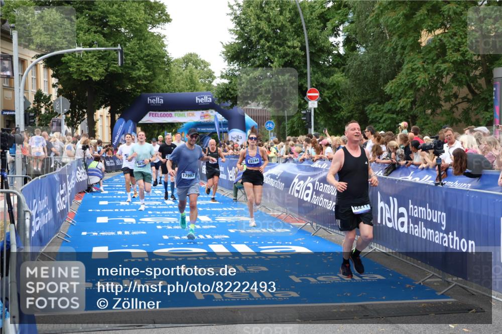 29.06.2025 - hella hamburg halbmarathon Zöllner http://msf.ph/oto/8222493 29.06.2025 10:52:30 Ziel 3715, 7178, 7232, 8371, 8661, 9145, 9876, 11791, 13015, 13211, 14561, 15144, 15980, 17997 meine-sportfotos.de