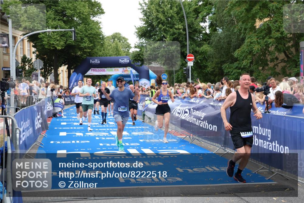 29.06.2025 - hella hamburg halbmarathon Zöllner http://msf.ph/oto/8222518 29.06.2025 10:52:30 Ziel 3715, 7178, 7232, 8371, 8661, 9145, 9876, 11791, 13015, 13211, 14561, 15144, 15980, 17997 meine-sportfotos.de