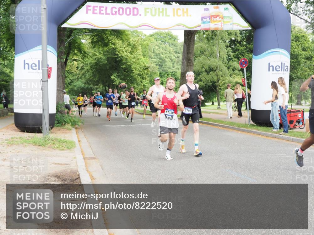 29.06.2025 - hella hamburg halbmarathon MichiJ http://msf.ph/oto/8222520 29.06.2025 10:24:37 Zwischen KM18-KM19 6704, 10477, 11120, 13798, 14622, 15348, 15931 meine-sportfotos.de