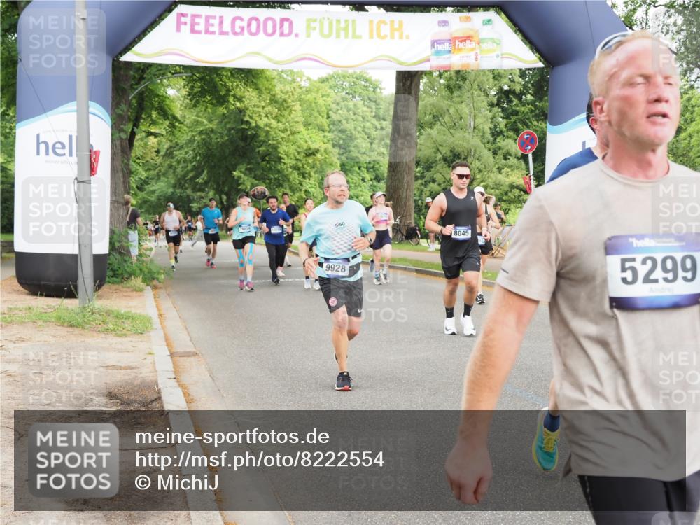 29.06.2025 - hella hamburg halbmarathon MichiJ http://msf.ph/oto/8222554 29.06.2025 10:48:52 Zwischen KM18-KM19 1674, 6602, 7636, 8045, 8478, 9928, 11968, 17383, 19242 meine-sportfotos.de