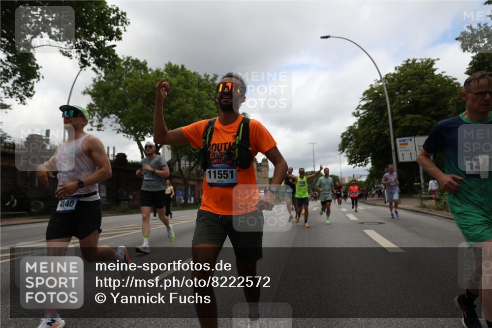 29.06.2025 - hella hamburg halbmarathon Yannick Fuchs http://msf.ph/oto/8222572 29.06.2025 10:46:11 20KM 2287, 2397, 2595, 4140, 4557, 4837, 5032, 5093, 5399, 5482, 6390, 7130, 7312, 7409, 7724, 7732, 8139, 8661, 8977, 9082, 9093, 9145, 9876, 10115, 11459, 11551, 12367, 12580, 13047, 13051, 13327, 14122, 14300, 14561, 15001, 15275, 15356, 15427, 15506, 15727, 15829, 15831, 16003, 16179, 16357, 16591, 17997, 18801, 18982 meine-sportfotos.de
