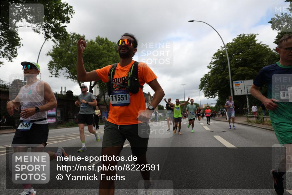 29.06.2025 - hella hamburg halbmarathon Yannick Fuchs http://msf.ph/oto/8222591 29.06.2025 10:46:11 20KM 2287, 2397, 2595, 4140, 4557, 4837, 5032, 5093, 5399, 5482, 6390, 7130, 7312, 7409, 7724, 7732, 8139, 8661, 8977, 9082, 9093, 9145, 9876, 10115, 11459, 11551, 12367, 12580, 13047, 13051, 13327, 14122, 14300, 14561, 15001, 15275, 15356, 15427, 15506, 15727, 15829, 15831, 16003, 16179, 16357, 16591, 17997, 18801, 18982 meine-sportfotos.de