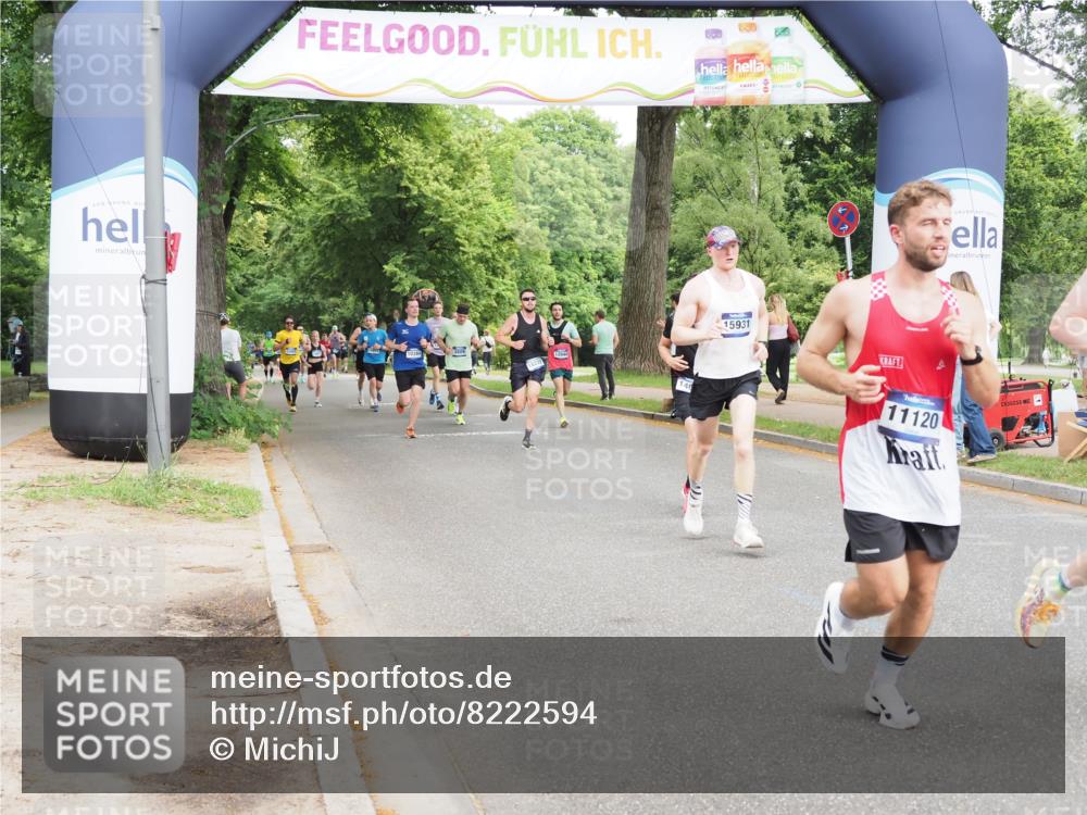 29.06.2025 - hella hamburg halbmarathon MichiJ http://msf.ph/oto/8222594 29.06.2025 10:24:38 Zwischen KM18-KM19 6704, 10477, 11120, 13798, 14622, 15348, 15931 meine-sportfotos.de