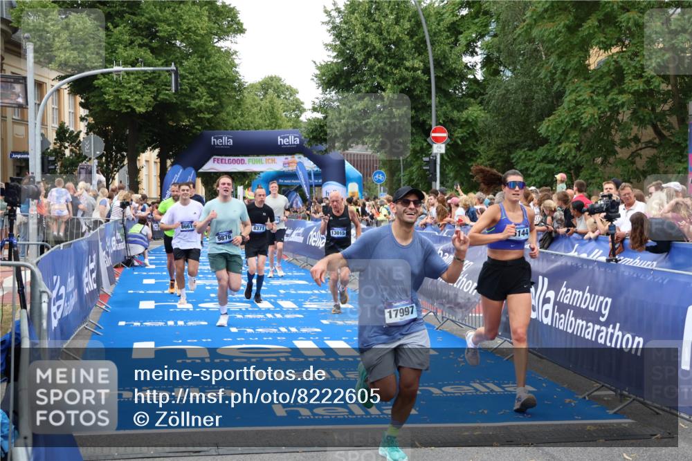 29.06.2025 - hella hamburg halbmarathon Zöllner http://msf.ph/oto/8222605 29.06.2025 10:52:31 Ziel 3715, 7178, 7232, 8371, 8661, 9145, 9876, 11791, 13015, 13211, 14561, 15144, 15980, 17997 meine-sportfotos.de