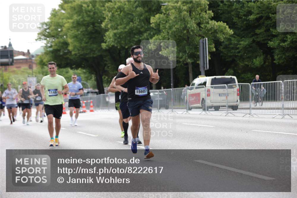29.06.2025 - hella hamburg halbmarathon Jannik Wohlers http://msf.ph/oto/8222617 29.06.2025 10:27:28 Lombardsbrücke 1148, 2080, 3389, 5177, 5847, 6632, 7497, 7978, 8085, 9567, 9688, 11692, 11739, 12780, 12823, 13043, 13860, 15607, 16569, 16804, 16838, 18301, 18626 meine-sportfotos.de