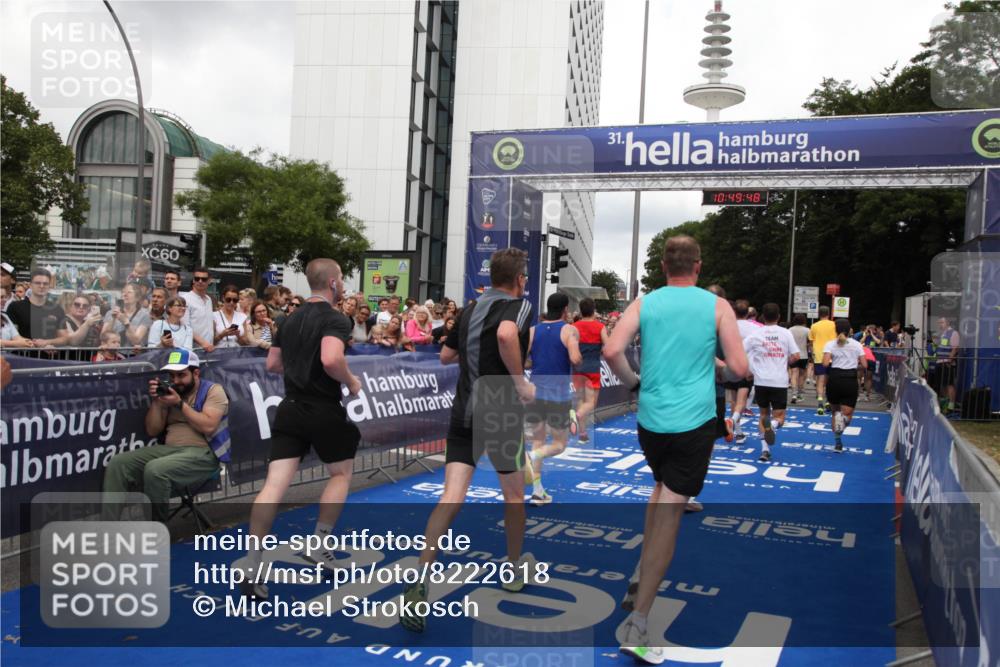 29.06.2025 - hella hamburg halbmarathon Michael Strokosch http://msf.ph/oto/8222618 29.06.2025 10:49:47 Ziel 2504, 2706, 2937, 3060, 3543, 5894, 5978, 6115, 6125, 7332, 9463, 9551, 9619, 9723, 9924, 13159, 14794, 16843, 16877, 17282, 17753, 18058, 18451, 18926 meine-sportfotos.de