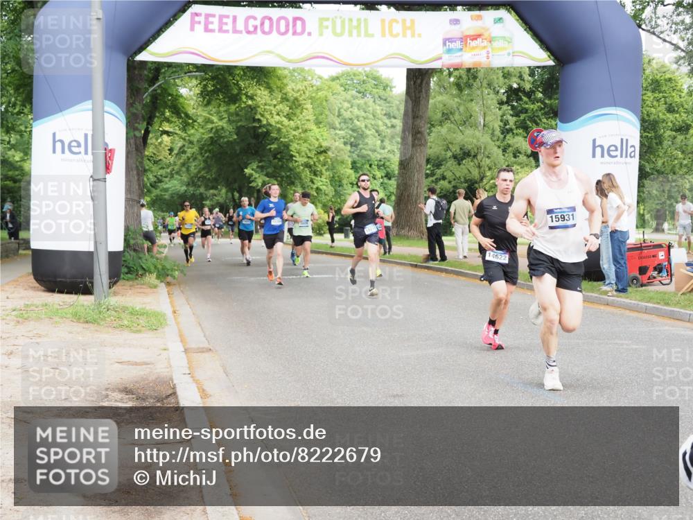 29.06.2025 - hella hamburg halbmarathon MichiJ http://msf.ph/oto/8222679 29.06.2025 10:24:39 Zwischen KM18-KM19 6704, 10477, 11120, 13798, 14622, 15348, 15931 meine-sportfotos.de