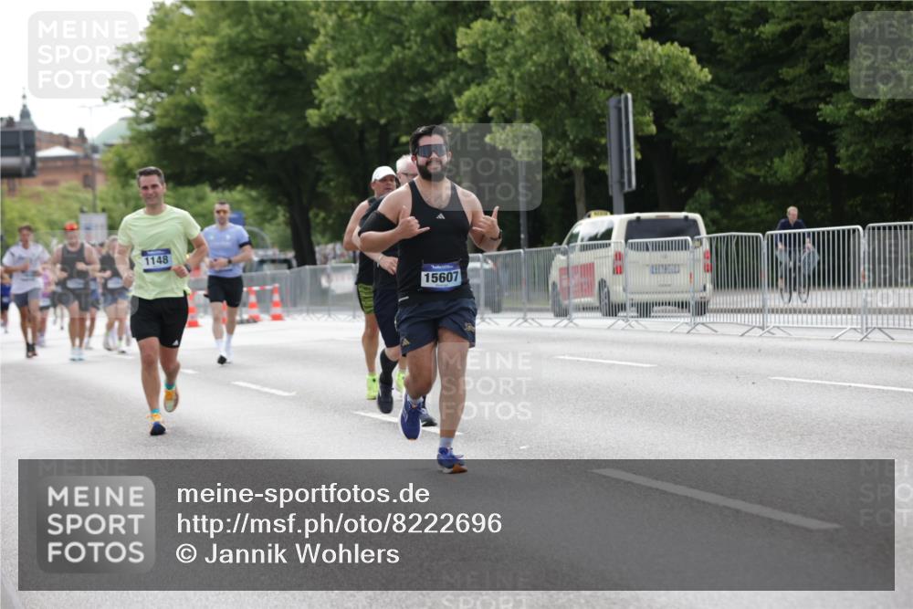 29.06.2025 - hella hamburg halbmarathon Jannik Wohlers http://msf.ph/oto/8222696 29.06.2025 10:27:28 Lombardsbrücke 1148, 2080, 3389, 5177, 5847, 6632, 7497, 7978, 8085, 9567, 9688, 11692, 11739, 12780, 12823, 13043, 13860, 15607, 16569, 16804, 16838, 18301, 18626 meine-sportfotos.de