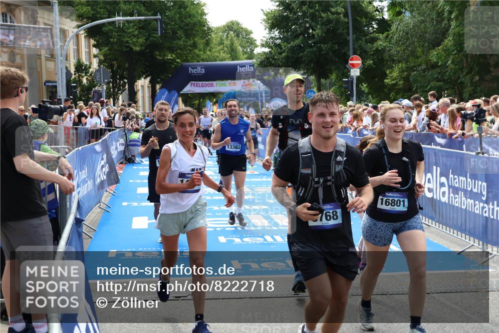 29.06.2025 - hella hamburg halbmarathon Zöllner http://msf.ph/oto/8222718 29.06.2025 11:27:10 Ziel 1444, 4824, 4826, 4877, 5178, 6249, 6270, 8799, 9152, 10240, 11981, 13382, 14155, 14801, 14894, 15024, 15471, 16182, 16331, 16801 meine-sportfotos.de