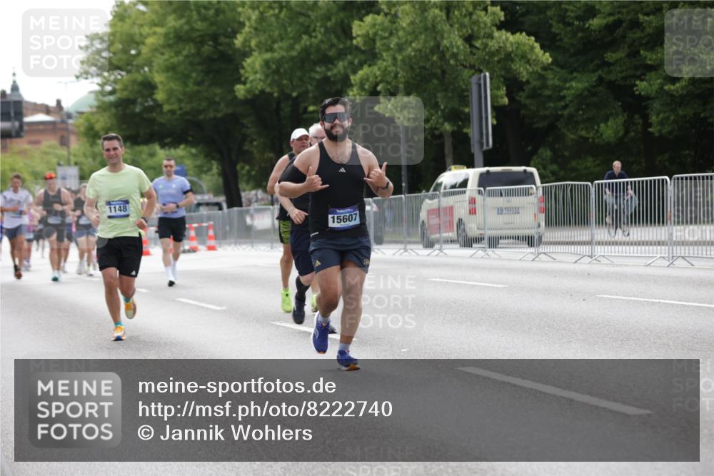 29.06.2025 - hella hamburg halbmarathon Jannik Wohlers http://msf.ph/oto/8222740 29.06.2025 10:27:28 Lombardsbrücke 1148, 2080, 3389, 5177, 5847, 6632, 7497, 7978, 8085, 9567, 9688, 11692, 11739, 12780, 12823, 13043, 13860, 15607, 16569, 16804, 16838, 18301, 18626 meine-sportfotos.de