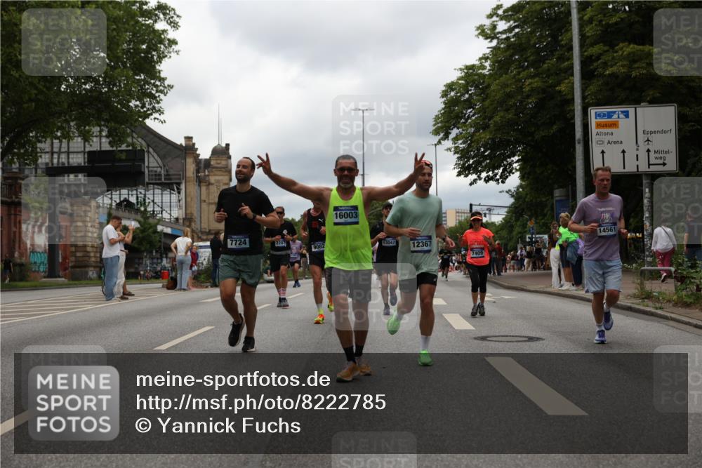 29.06.2025 - hella hamburg halbmarathon Yannick Fuchs http://msf.ph/oto/8222785 29.06.2025 10:46:12 20KM 2287, 2397, 2595, 4140, 4557, 4837, 5032, 5093, 5116, 5399, 5482, 6390, 7130, 7312, 7409, 7724, 7732, 8139, 8661, 8977, 9082, 9093, 9145, 9876, 10115, 11459, 11551, 12367, 12580, 13047, 13051, 13327, 14122, 14300, 14561, 15001, 15275, 15356, 15427, 15506, 15727, 15829, 15831, 16003, 16179, 16357, 16591, 17997, 18801, 18982 meine-sportfotos.de