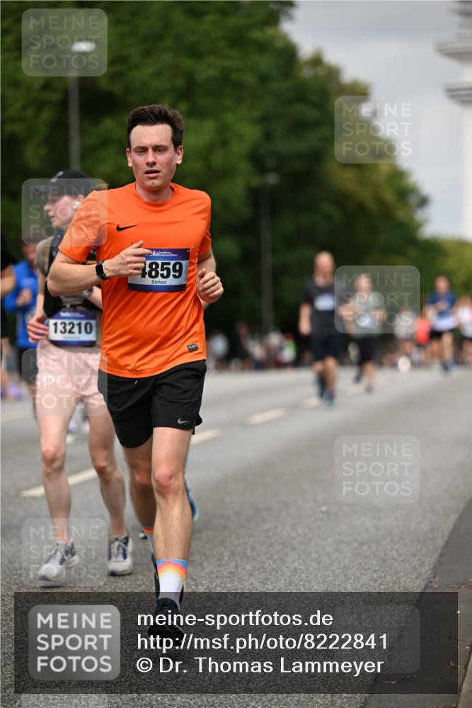 29.06.2025 - hella hamburg halbmarathon Dr. Thomas Lammeyer http://msf.ph/oto/8222841 29.06.2025 10:13:02 Kennedybrücke 1147, 1823, 2427, 2978, 3762, 4592, 4859, 5885, 6674, 7198, 9297, 9718, 9823, 9951, 9958, 10035, 10092, 10194, 10609, 10857 meine-sportfotos.de