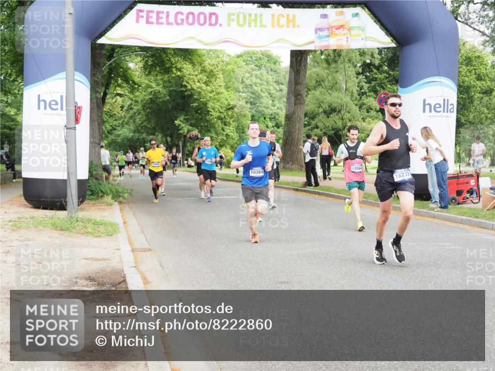 29.06.2025 - hella hamburg halbmarathon MichiJ http://msf.ph/oto/8222860 29.06.2025 10:24:41 Zwischen KM18-KM19 3809, 6704, 10384, 11120, 12044, 13798, 14622, 15348, 15415, 15931, 18237 meine-sportfotos.de