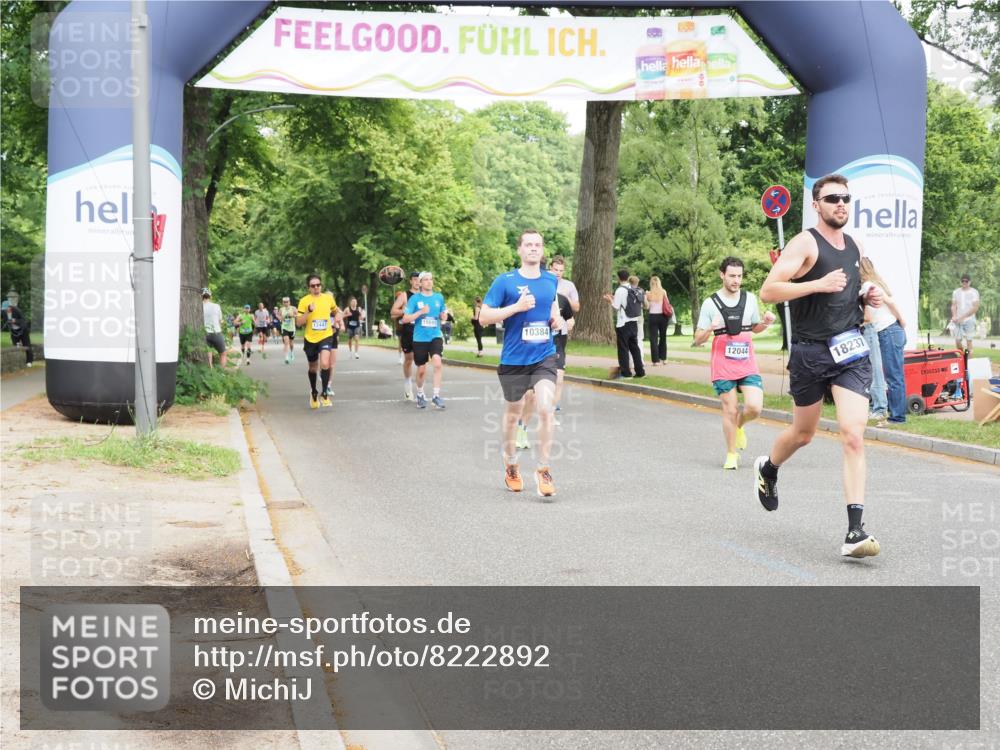 29.06.2025 - hella hamburg halbmarathon MichiJ http://msf.ph/oto/8222892 29.06.2025 10:24:41 Zwischen KM18-KM19 3809, 6704, 10384, 11120, 12044, 13798, 14622, 15348, 15415, 15931, 18237 meine-sportfotos.de