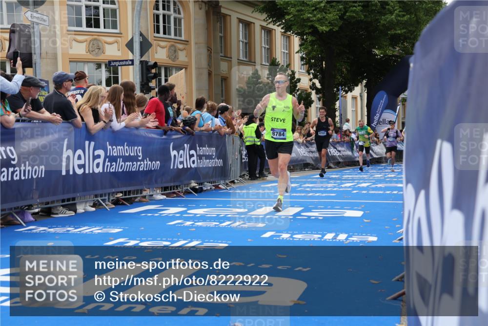 29.06.2025 - hella hamburg halbmarathon Strokosch-Dieckow http://msf.ph/oto/8222922 29.06.2025 10:29:34 Ziel 2021, 2180, 6781, 7186, 8784, 9137, 10790, 16818, 17197, 18422, 18699, 19204 meine-sportfotos.de