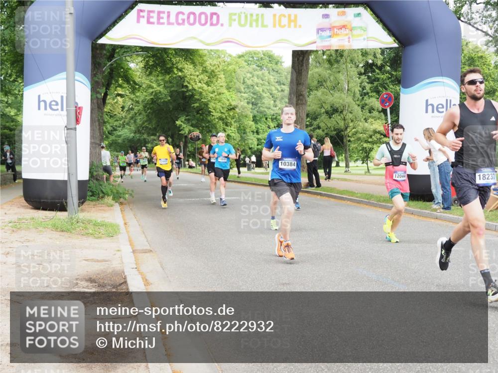 29.06.2025 - hella hamburg halbmarathon MichiJ http://msf.ph/oto/8222932 29.06.2025 10:24:41 Zwischen KM18-KM19 3809, 6704, 10384, 11120, 12044, 13798, 14622, 15348, 15415, 15931, 18237 meine-sportfotos.de